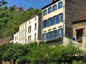 Maison Cha-RI-VA-RI