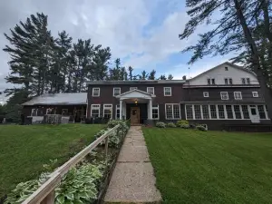 Pine Lodge