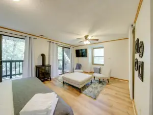 Pet-Friendly Ellijay Cabin in the Woods on 1 Acre!