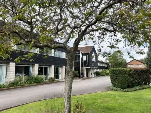 Tiverton Hotel Lounge & Venue