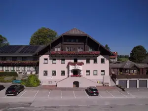 Santner, Hotel