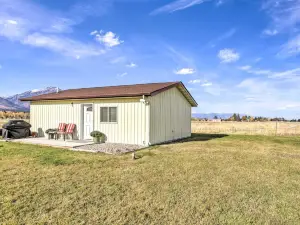 Cozy Cottage Studio Stunning Mountain Views!