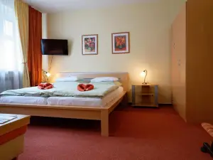 Hotel Kamu Garni