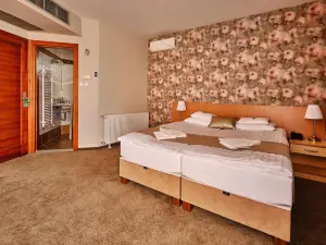 Lugas Hotel