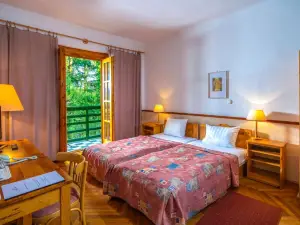 Bakony Hotel