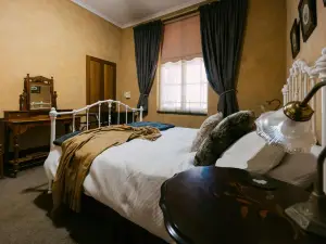 Mintaro Hideaway