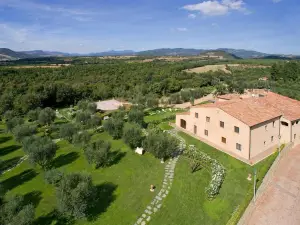 Sovana Hotel & Resort