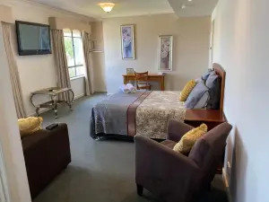 503 on Princes Drive Motel