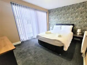 Friary House Serviced Apartments by Roomsbooked - 24Hr Reception