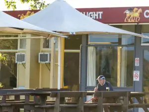 Moruya Waterfront Hotel Motel