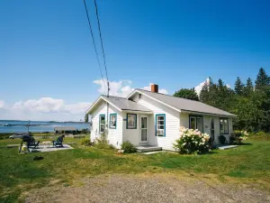 Friars Bay Inn & Cottages