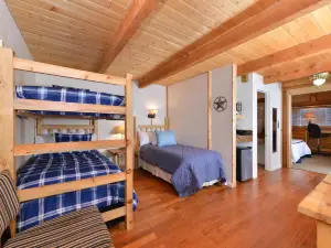 The Boulder Creek Lodge