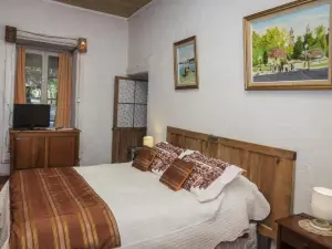 La Casa de Adobe Natural y Más