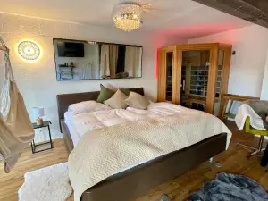 Eifelsuiten - Suiten Mit Sauna, Kamin Und Balkon in der Vulkaneifel - Kerpen Loogh