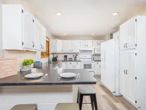 Easy Easton Living - 3 Br