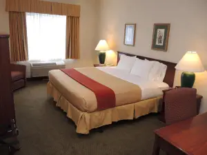Evergreen Inn & Suites