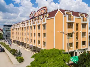 Adamo Hotel
