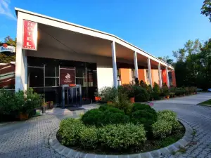 微羅尼卡飯店