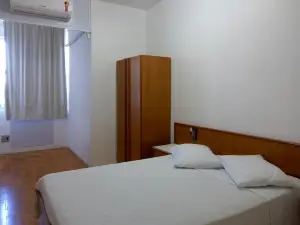 City Hotel PF