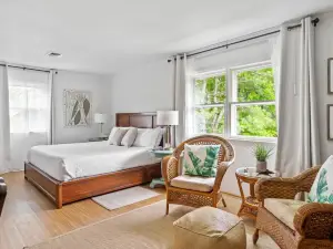 Mar Bella Boutique Hotel