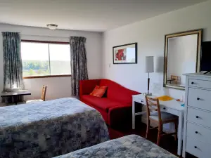 Balmoral Motel