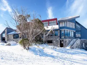 Snowy Gums Smiggins