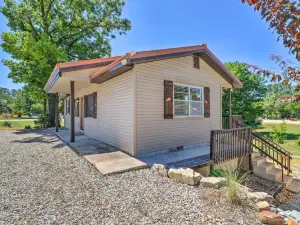 Arkansas Fishing Getaway Near Norfork River!