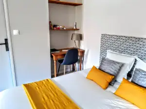 10 Côté Cour