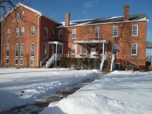 Oak Valley Inn and Suites