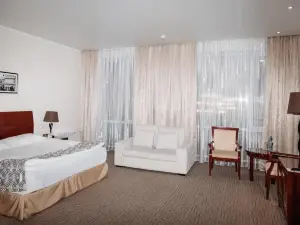 Tobol Hotel