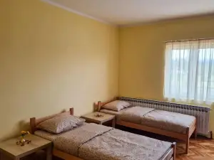 Prenoćište Mali Raj