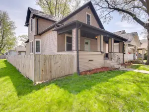 Pet-Friendly Davenport Home - Near Casino and Golf