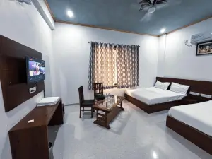 Hotel Ishwar Palace