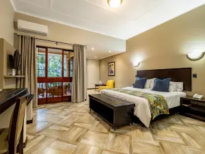 Hotel Numbi & Garden Suites
