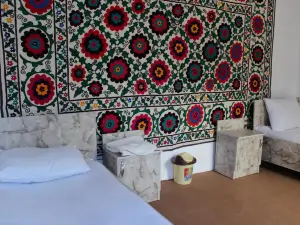 Riad Nur & Tours