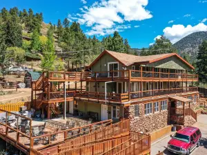 Green Mountain Falls Lodge
