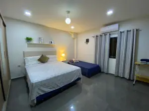 Apartamento RR Agradable y Moderno C 2 Dormitorios y Estacionamiento Interno Techado