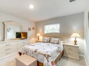 Port Charlotte Retreat Near Beach & Rays Stadium!