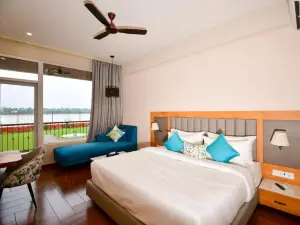 Hotel Aviral Ganga - A Unit Of Amritaam Wellness