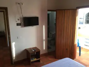 호텔 피세리아 오페라 톨루