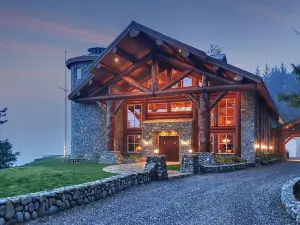 LX28: Gold Beach Oceanfront Estate