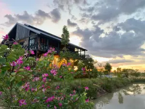 Rang Robin Farmstay for 4 with Pool