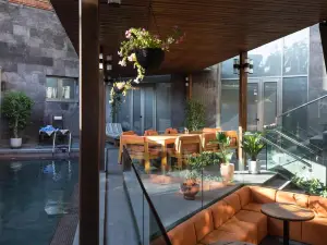 Tufenkian Historic Yerevan Hotel