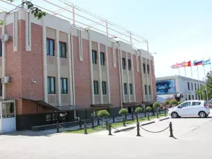 Zargaron Plaza