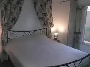 Pause Appart 40 m2 Avec Cour Privative - Spacieux & Confortable