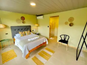 Hotel y Cabinas del Trópico