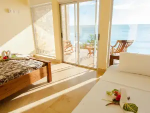 Magnific Rock - Surf Resort & Yoga Retreat Nicaragua