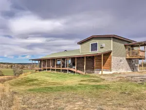Secluded Belle Fourche Cabin Group Friendly!
