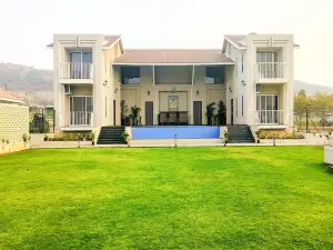 Isola Luxury Farm Suites