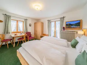 Frühstückspension Gästehaus Zum Weissen Rössl